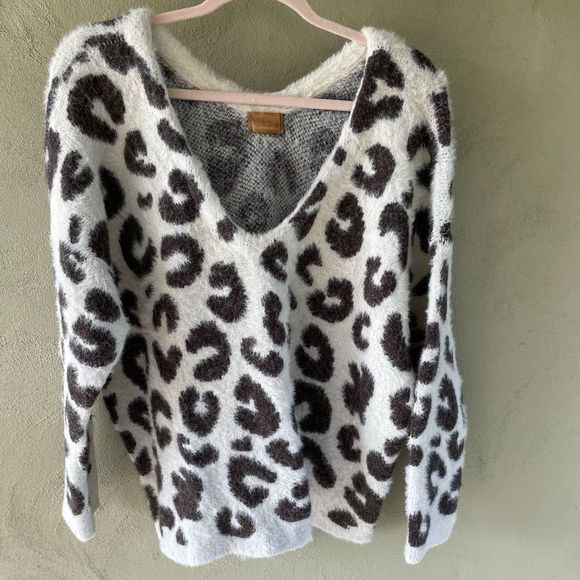 POL Sweaters - POL Sweater Size Small